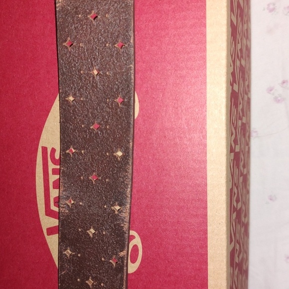 Fossil Brown Leather Belt 43 Inches - Picture 7 of 7